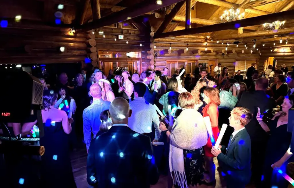 Guests dancing at a Dan Hardee Entertainment event